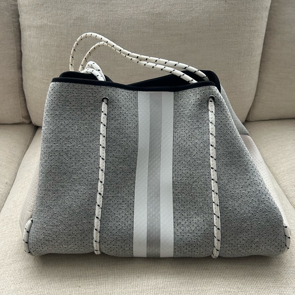 Haute Shore • Greyson Aspen Tote - Picture 3 of 6